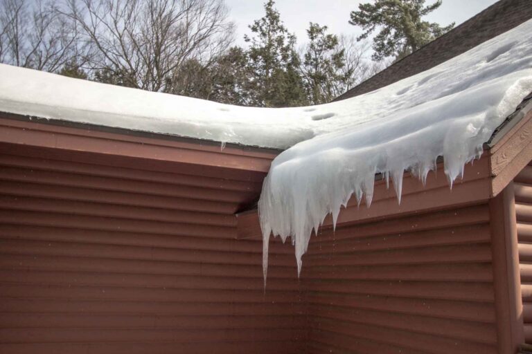 Winter Roofing Tips for Iowa Homes